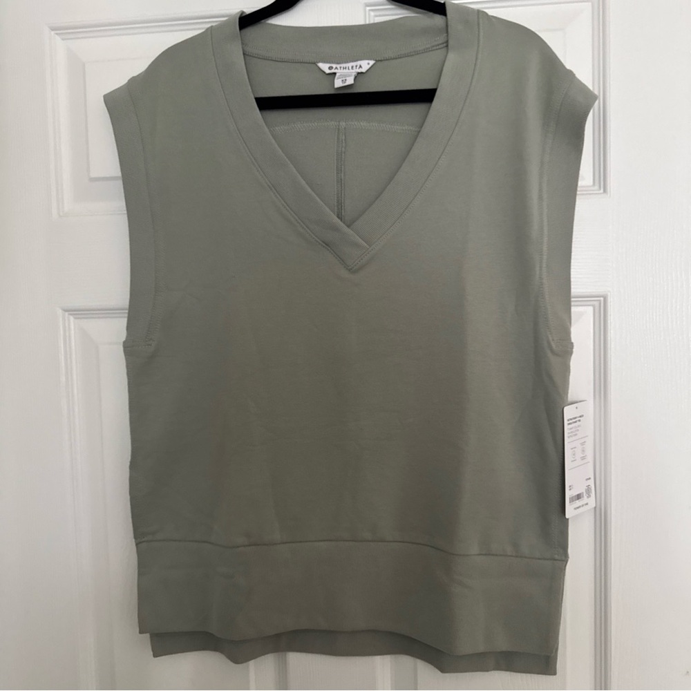 Athleta NWT Retroterry Sleeveless V-Neck Top in Sage Green